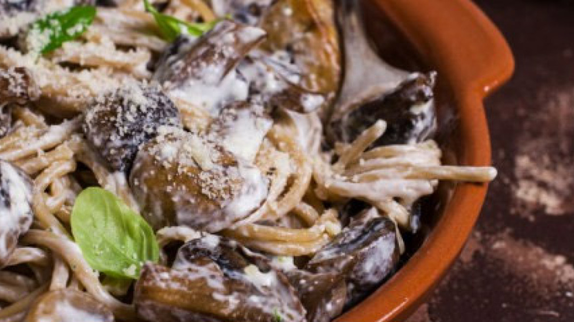 Σπαγγέτι με σάλτσα μανιταριών