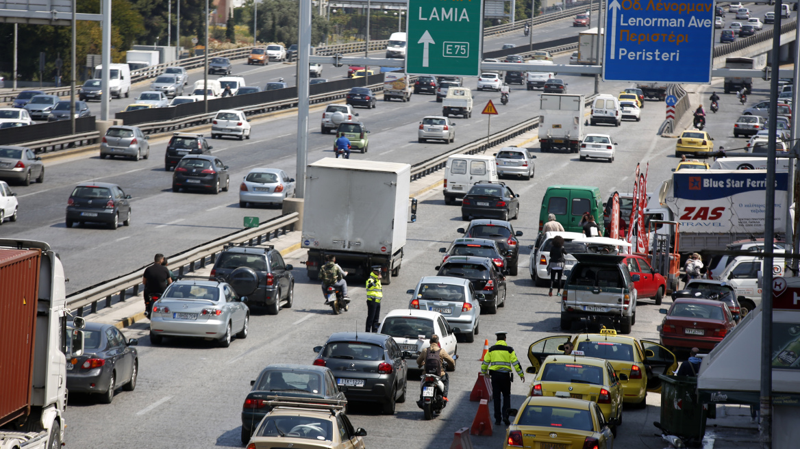 Μετά τα 13 χρόνια αγοράζουν καινούριο αυτοκίνητο οι Έλληνες