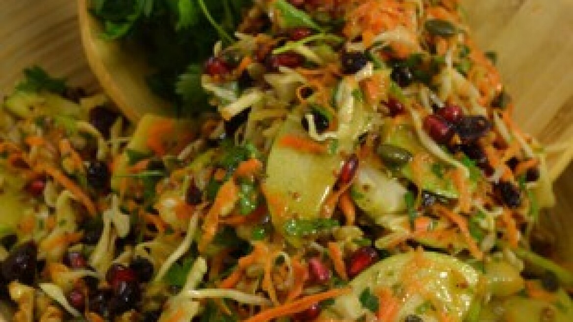 Πολίτικη σαλάτα granola