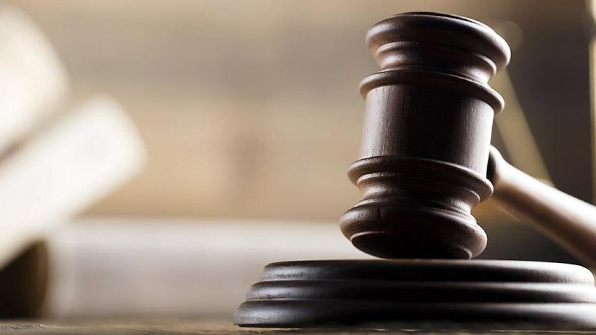 Αιχμές έντεκα πρώην προέδρων δικηγορικών συλλόγων για την υπόθεση των Τούρκων στρατιωτικών