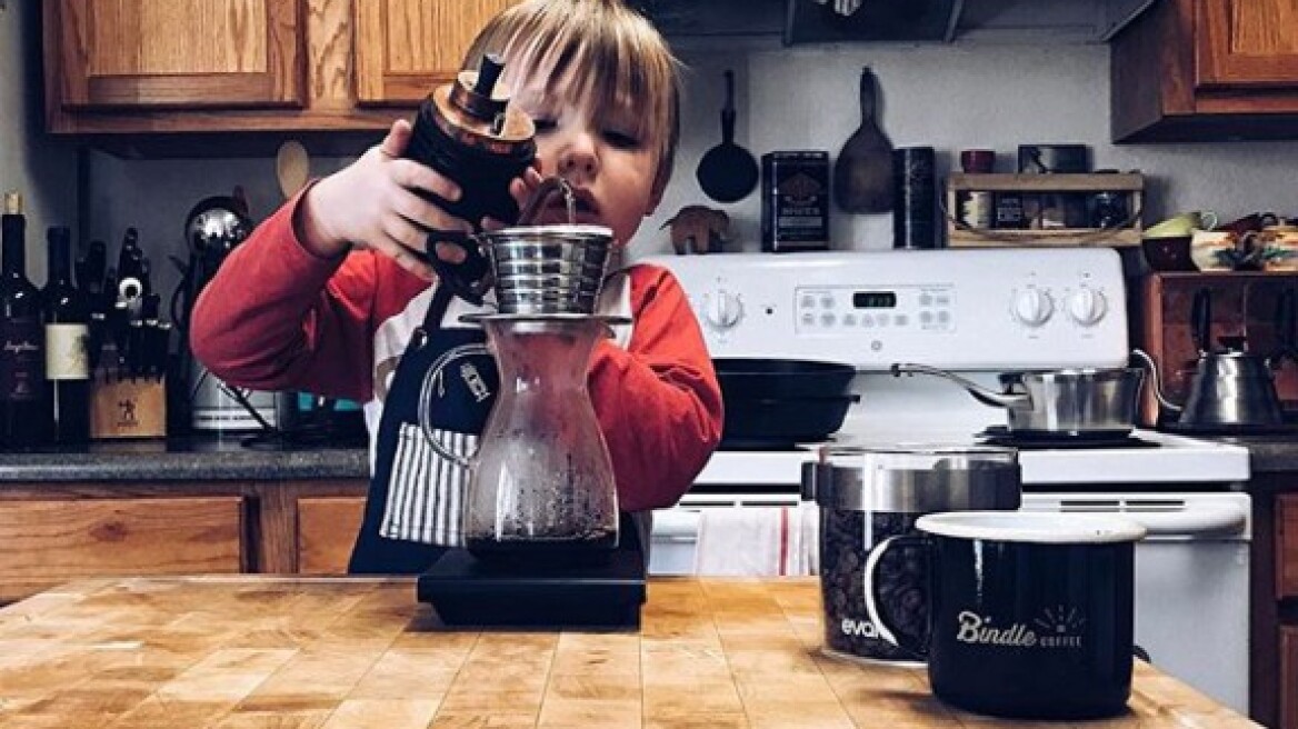 Barista ετών τριών με ειδίκευση στον… καπουτσίνο
