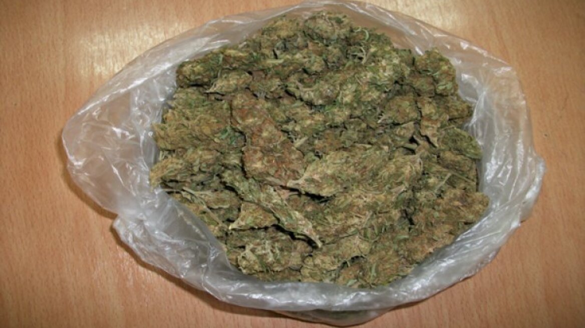 Πάτρα: Έβγαλε... λαβράκι η ΕΛ.ΑΣ. σε σπίτι 30χρονου