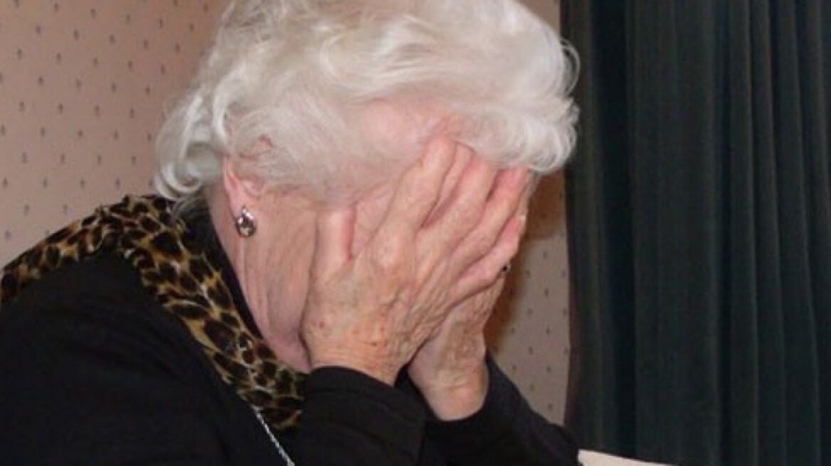 Λάρισα: Ηλικιωμένη έδωσε 10.000 ευρώ σε απατεώνα