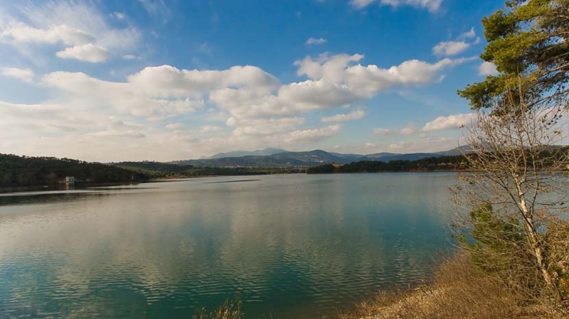 4,4 Ρίχτερ στην Αττική: Το «μυστικό» στα νερά της λίμνης του Μαραθώνα; 