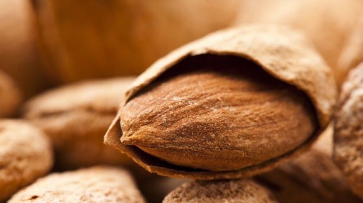 Θέλεις μέση δαχτυλίδι; Φάε αμύγδαλα!