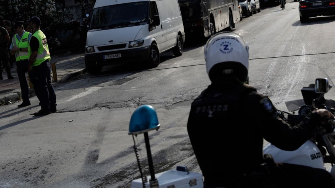 Πυροβόλησαν νεαρό κομμωτή στη Ρόδο