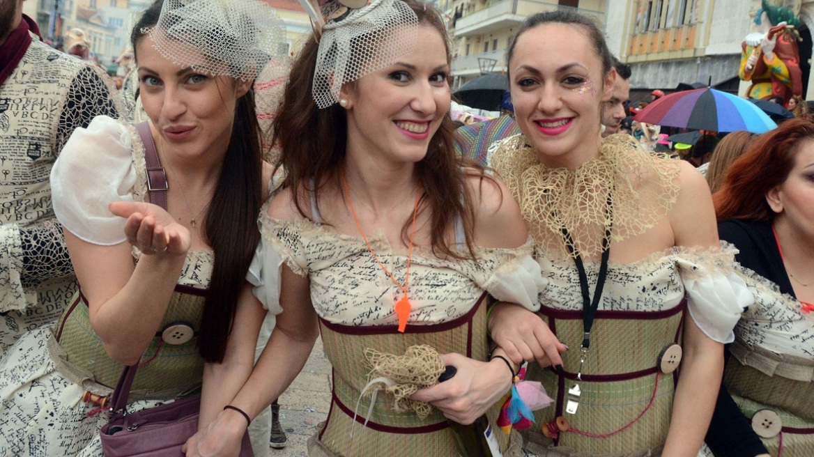 Η Πάτρα σφυρίζει την έναρξη του φετινού Καρναβαλιού