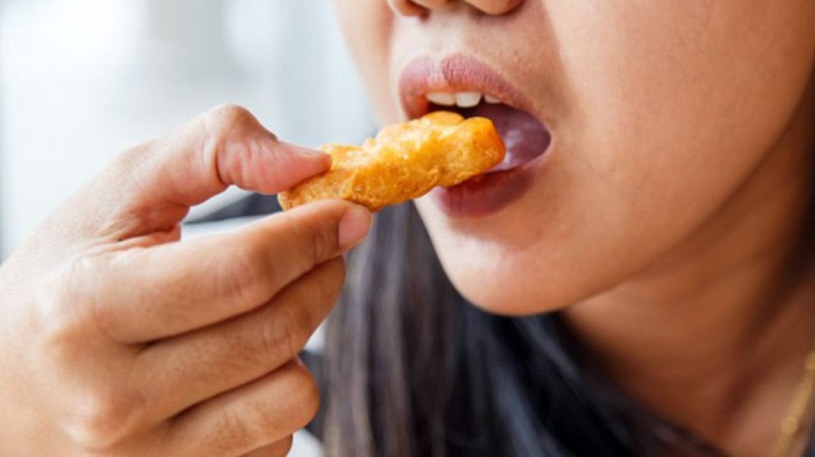 Ήξερες ότι μπορείς να πληρώνεσαι απλά για να τρως κοτομπουκιές;