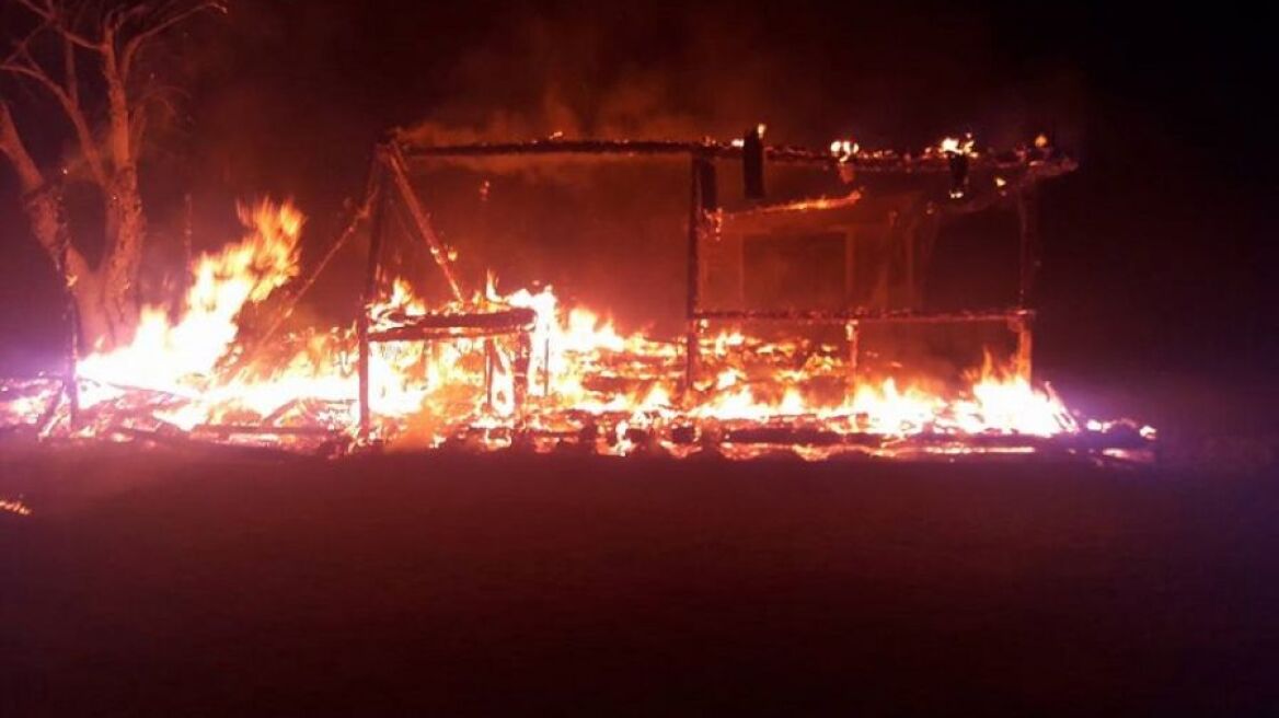 Στις φλόγες και δεύτερο beach bar στην Ολυμπιάδα Χαλκιδικής 