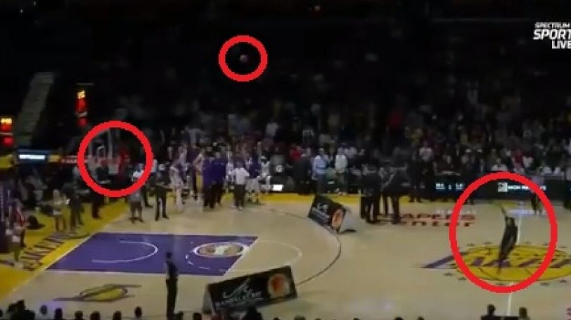 Βίντεο: Καλάθι... ζωής και 100.000 δολαρίων από φίλαθλο των Λέικερς!