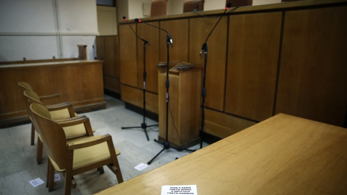  Εισαγγελική παρέμβαση για την εισβολή του Ρουβίκωνα στα δικαστήρια της Ευελπίδων