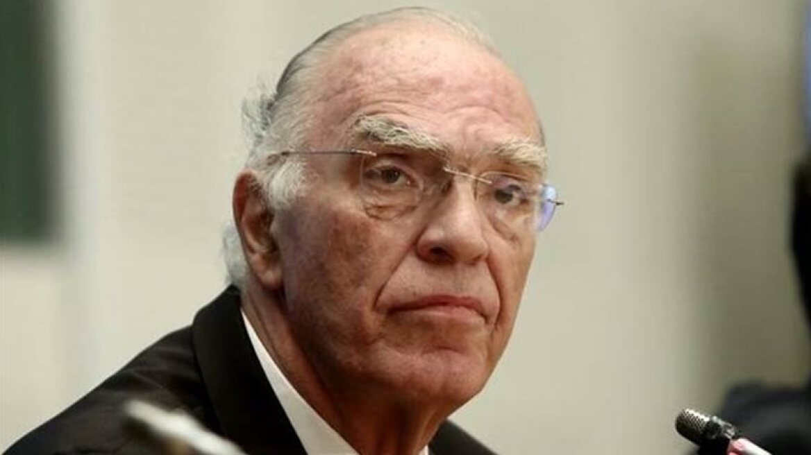 Ένωση Κεντρώων: Η Ελλάδα τα υπογράφει όλα και ο πρωθυπουργός παίρνει συγχαρητήρια