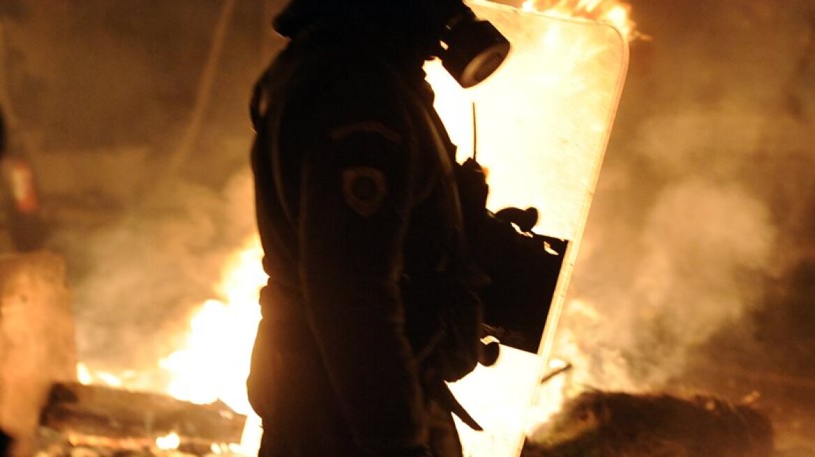 Επεισόδια με μολότοφ τη νύχτα στο κέντρο της Αθήνας