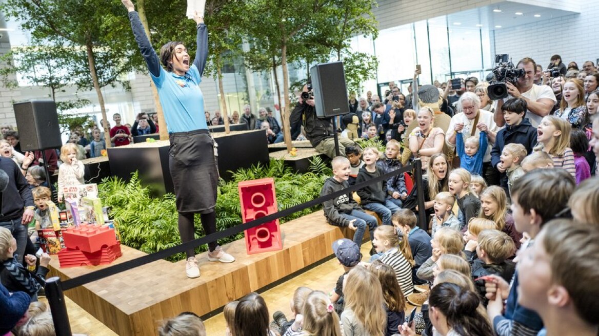 Φωτογραφίες: Ένα τεράστιο πάρκο Lego για τα 60 χρόνια της εταιρείας