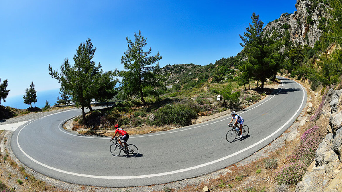 Φινλανδία - Κρήτη... με ποδήλατο για οικογένεια με τρία παιδιά