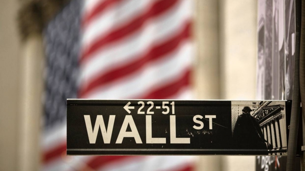Μετά τα ρεκόρ πτώση στη Wall Street