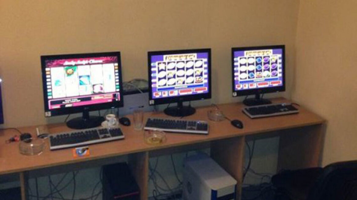 Καφετέρια με «φρουτάκια» στην Κατερίνη