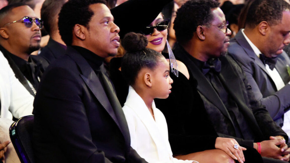 H τσάντα της Blue Ivy στα Grammys κοστίζει 1.950 ευρώ και το ίντερνετ δεν μπορεί να το ξεπεράσει
