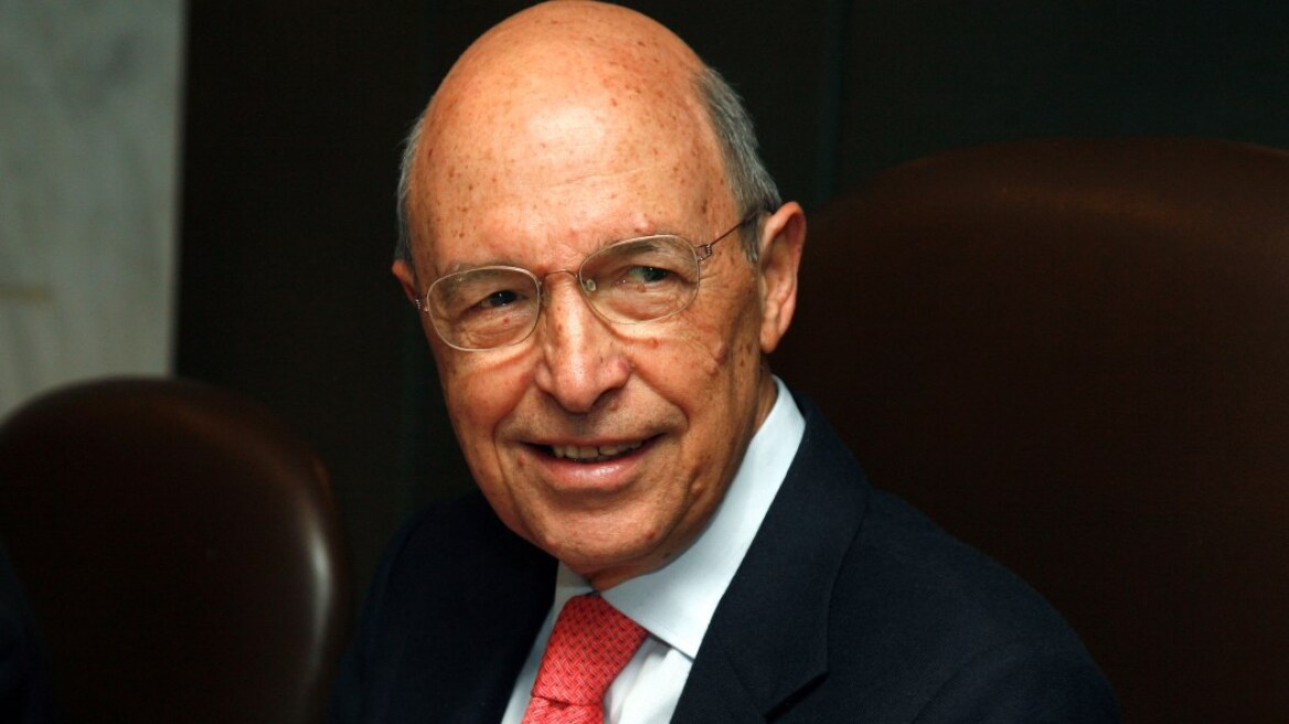 Σημίτης: Το εθνικό συμφέρον επιτάσσει μια λύση στο εκκρεμές πρόβλημα με την ΠΓΔΜ 