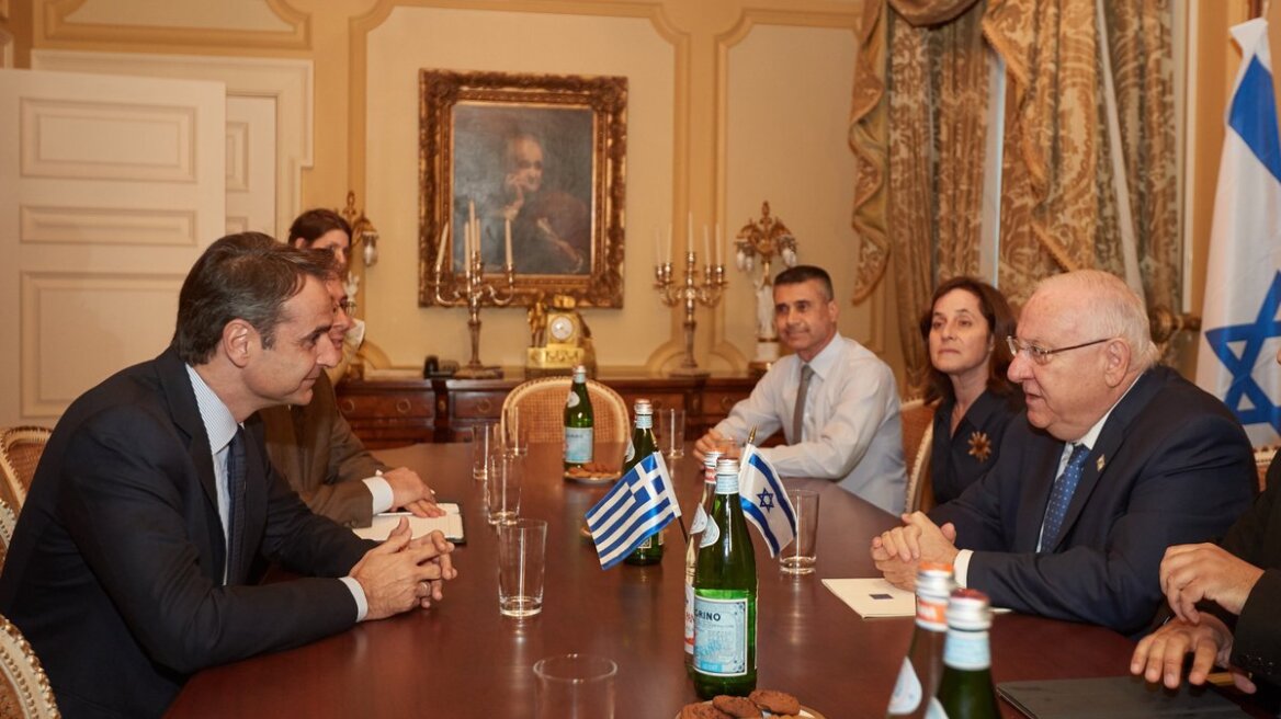 Σε πολύ θερμό κλίμα η συνάντηση Μητσοτάκη - Ρίβλιν