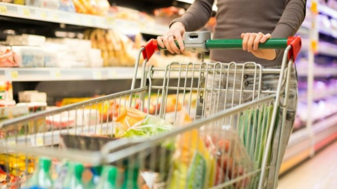 Θα κόψουμε και το... φαγητό: Οι τουρίστες έφυγαν και το φορο-κοκτέιλ Τσακαλώτου «χτύπησε» 