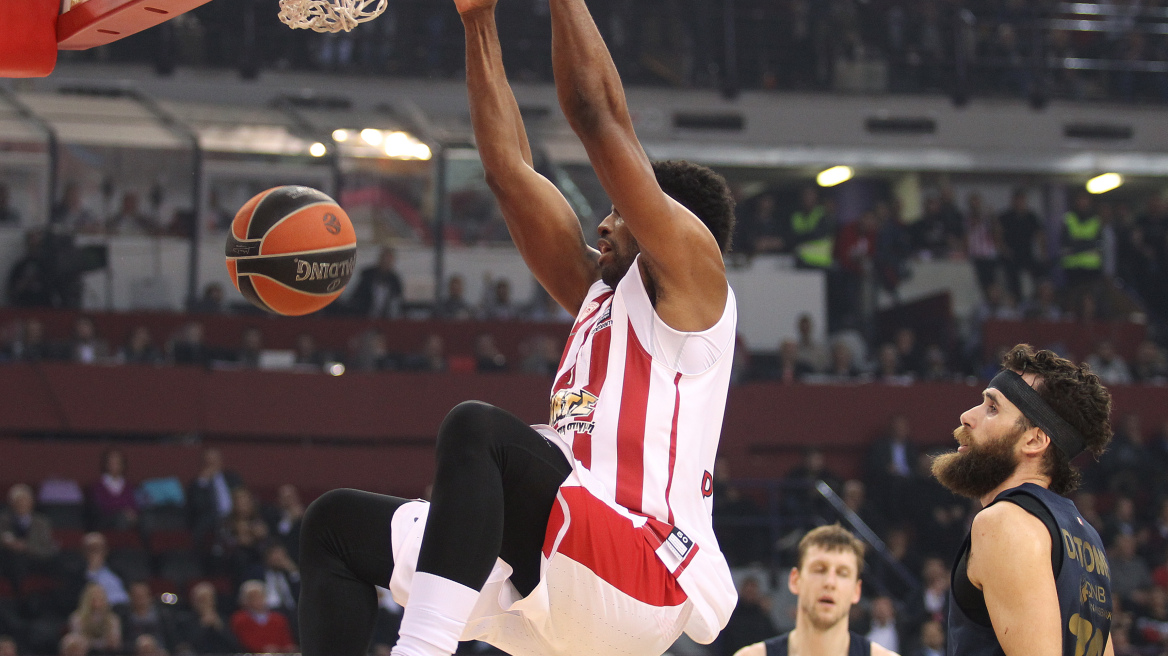 Ολυμπιακός-Φενέρ 95-70: Ερυθρόλευκη καταιγίδα με 13/17 τρίποντα!