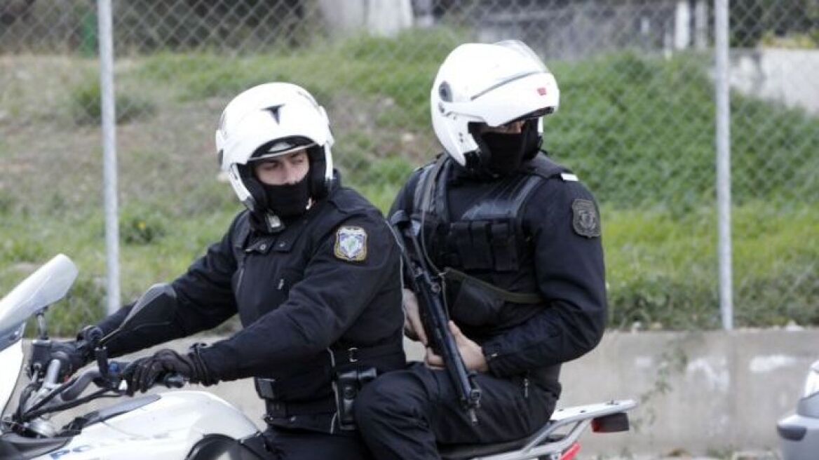 Καλαμάτα: Είχε και όπλο ο διακινητής λαθραίων τσιγάρων