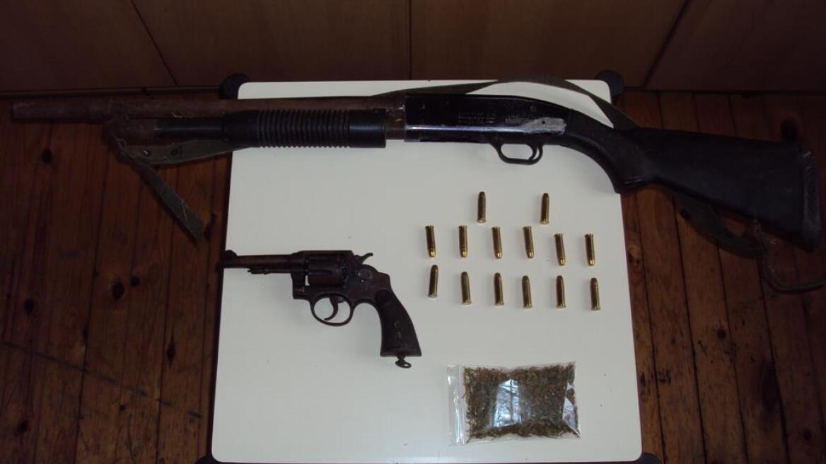 Ρέθυμνο: Συνελήφθη 40χρονος που έκρυβε όπλα και χασίς στο μαντρί του 