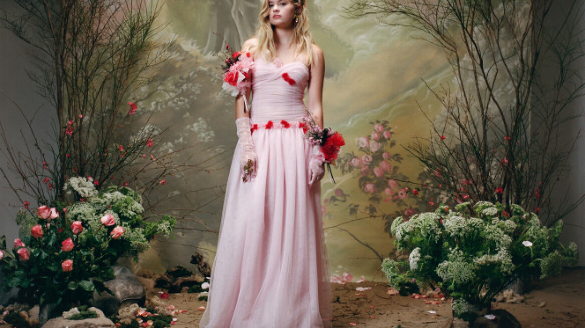 Η κόρη της Ρις Γουίδερσπουν κατακτά την πασαρέλα