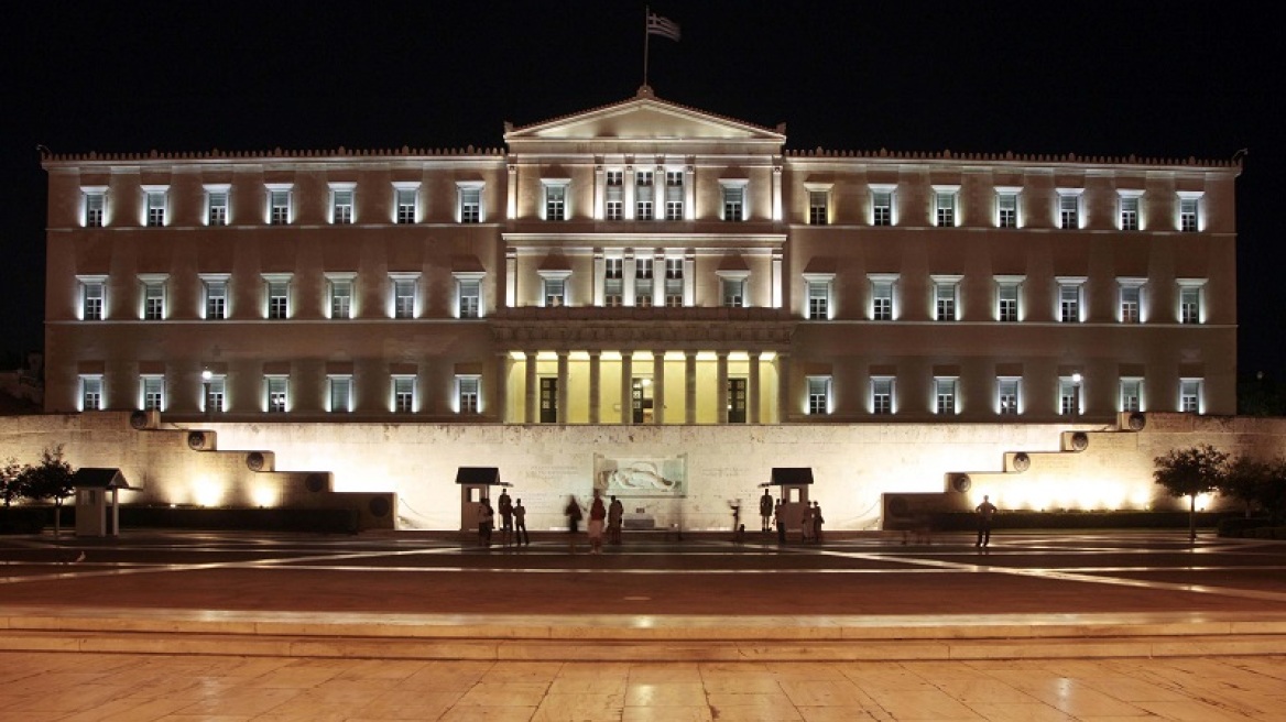  Η Βουλή φωταγωγείται για την Παγκόσμια Ημέρα κατά του Καρκίνου 