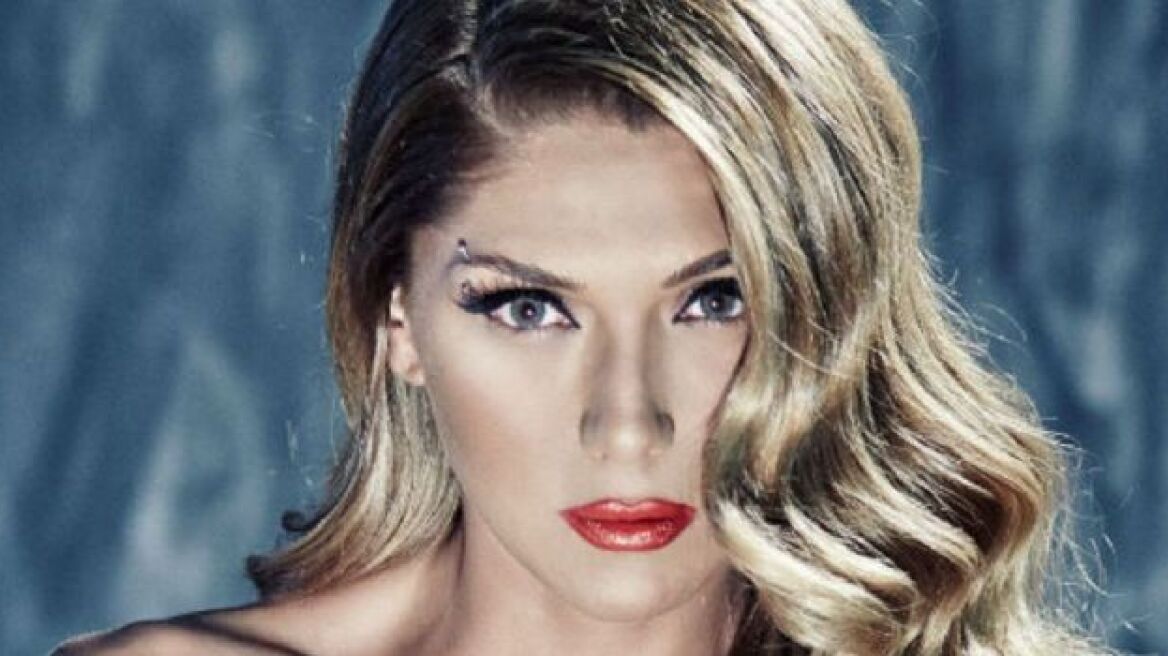 Το ξέσπασμα της Αγγελικής Ηλιάδη: «Μήπως κολλάει ο κορωνοϊός από τα μεγάφωνα της εκκλησίας»;