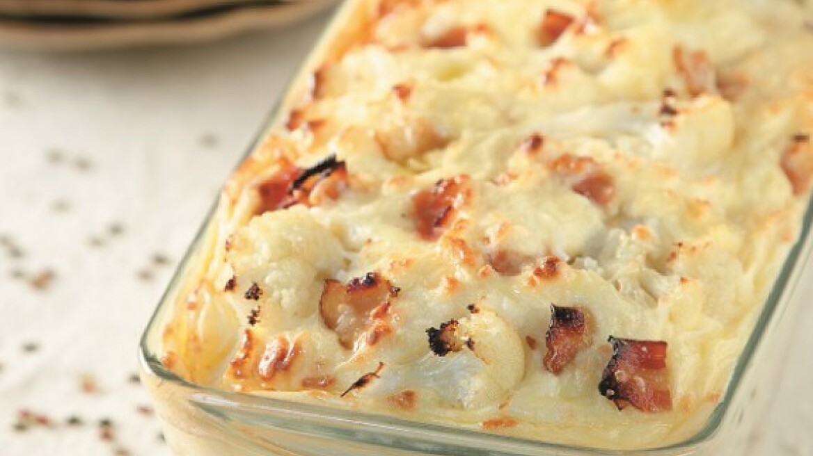 Σουφλέ με κουνουπίδι, μπέικον και γραβιέρα Κρήτης