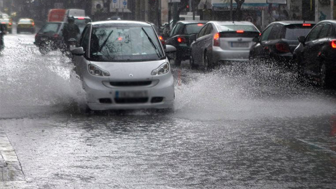 Ενόψει Ιοκάστη: SOS όταν οδηγούμε στη βροχή...