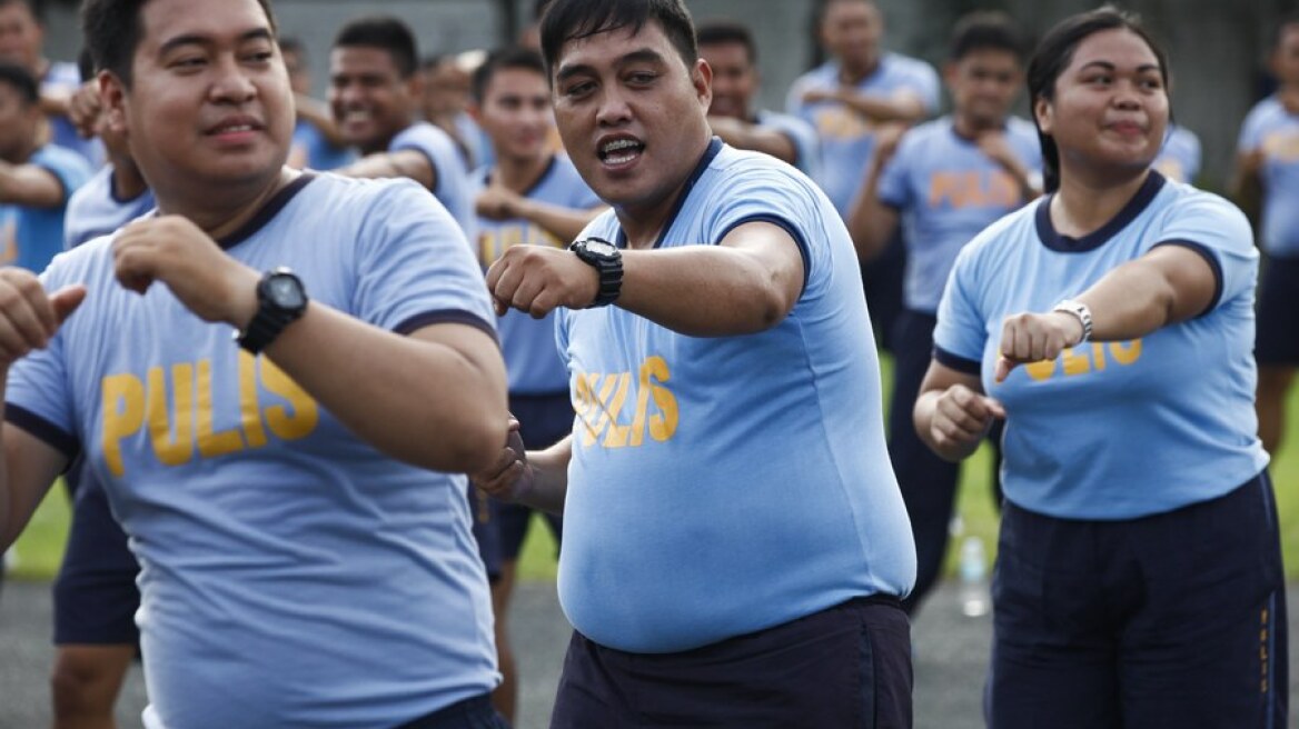 Τρώτε με αργό ρυθμό και όχι για δύο ώρες πριν κοιμηθείτε, για να χάσετε κιλά
