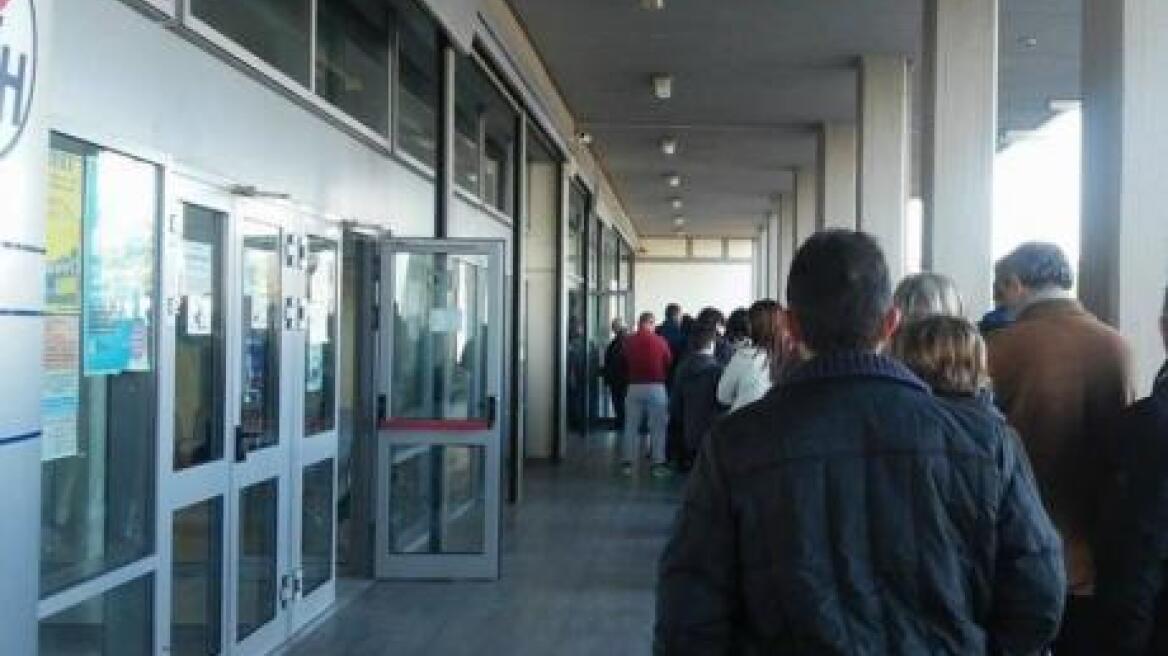 Πάτρα: Πήγε στη ΔΕΗ και τα έκανε... λαμπόγυαλο!