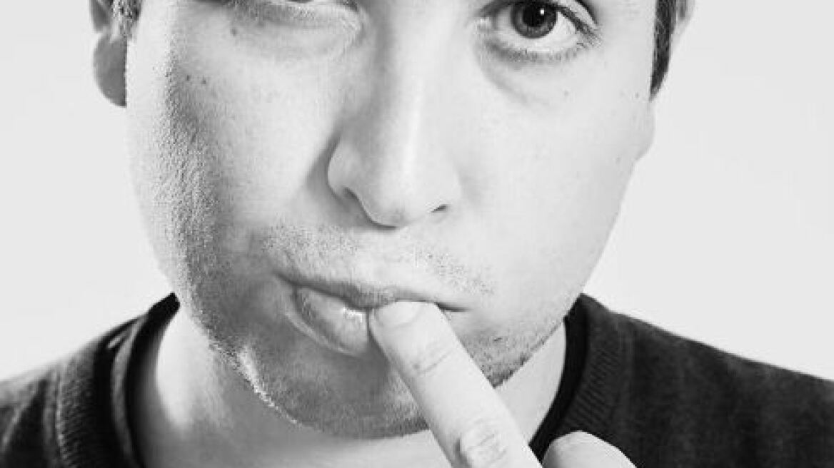 Γερμανία: To μεσαίο δάκτυλο υψώνει στη Μέρκελ ο ηγέτης της κομματικής νεολαίας των Σοσιαλδημοκρατών 