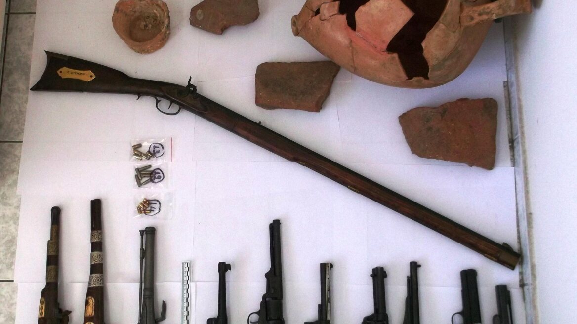 Χαλκιδική: Συνελήφθη Γερμανός με αρχαία και όπλα 