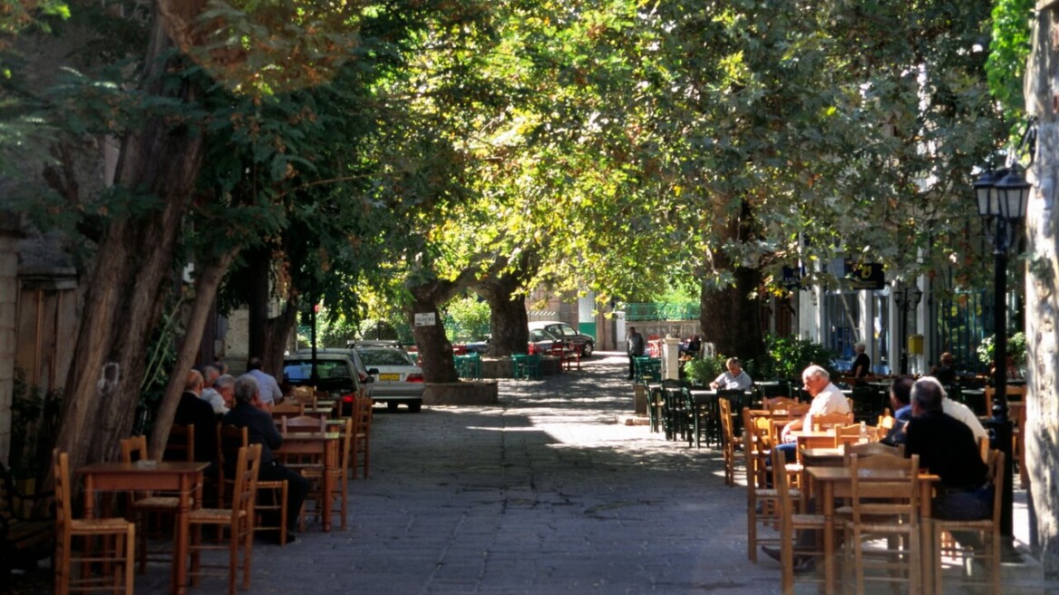 Αντιδήμαρχος της Λέσβου τα βάζει με μαθητές και γονείς γιατί «ξέχασαν» να τον ευχαριστήσουν!