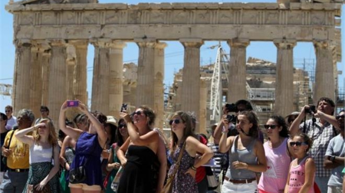 Στα 14,6 δισ. ευρώ οι ταξιδιωτικές εισπράξεις το 2017