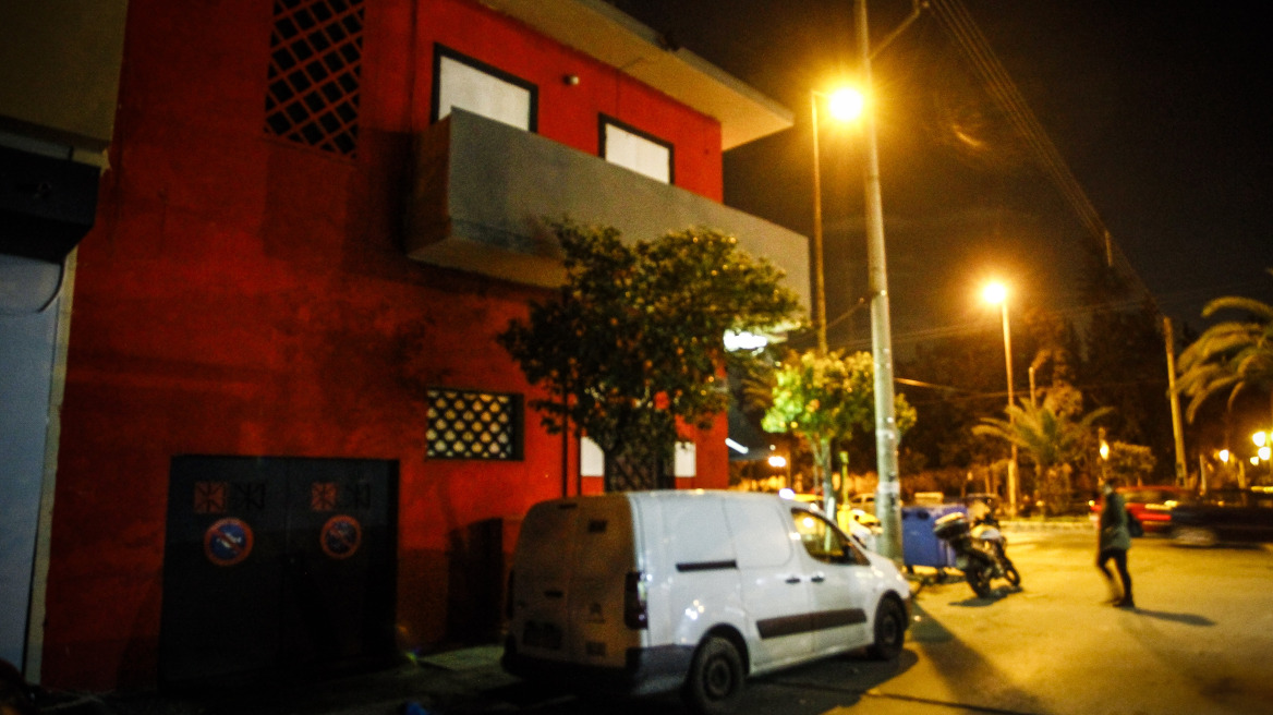 Επίθεση κουκουλοφόρων σε σύνδεσμο του Ολυμπιακού στην Καλλιθέα