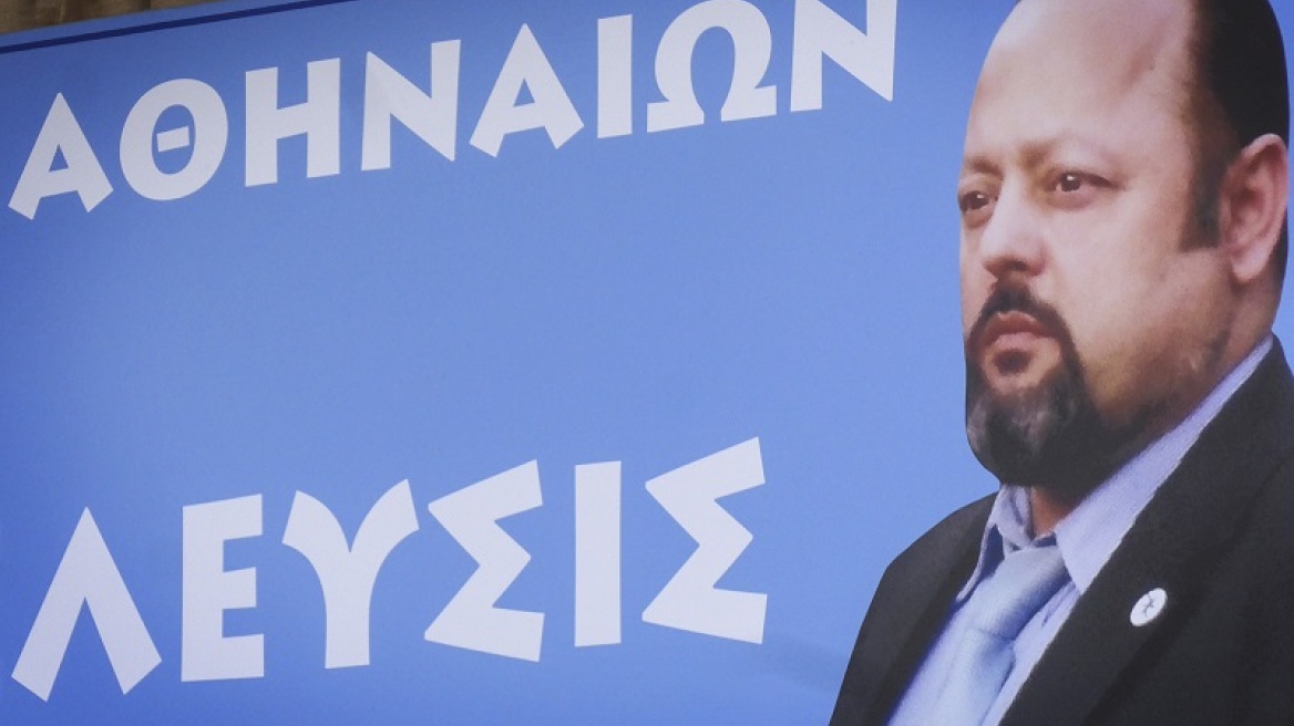 Ο Σώρρας απειλεί με απόλυση το δικηγόρο του, επειδή βγαίνει σε εκπομπές