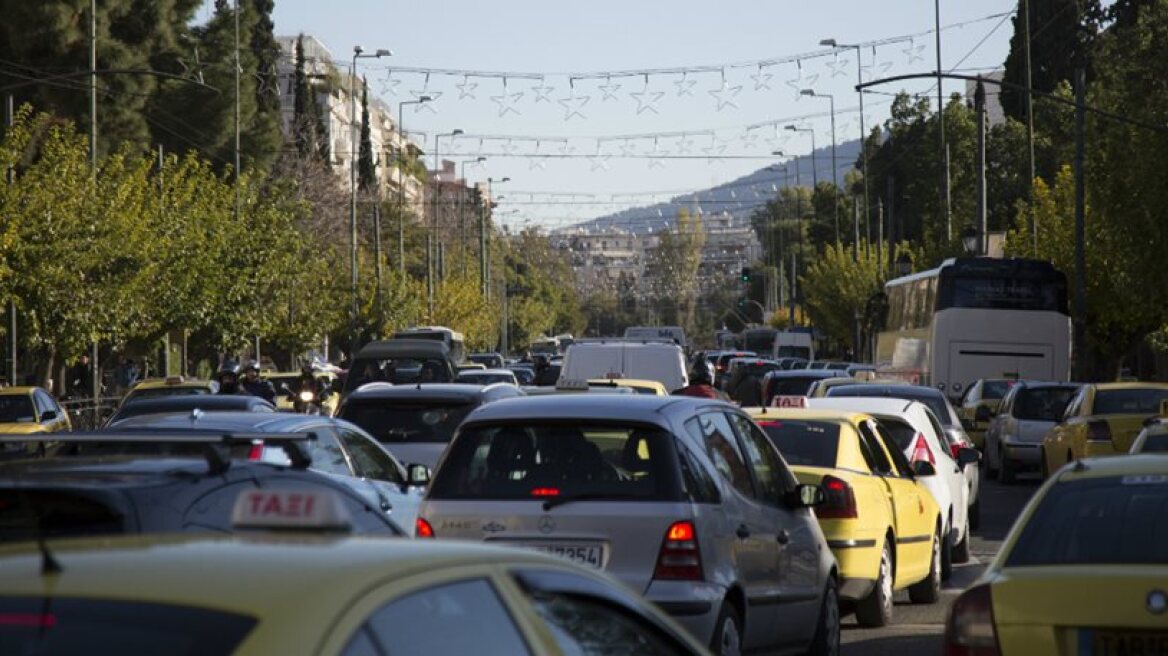 Τι, πού και πότε θα δηλώσετε για να γλιτώσετε τα πρόστιμα για ανασφάλιστα ΙΧ