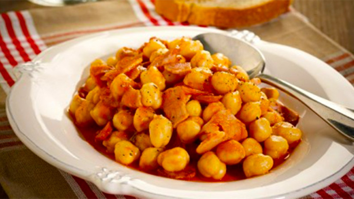 Ρεβιθοσαλάτα α λα καταλάνα