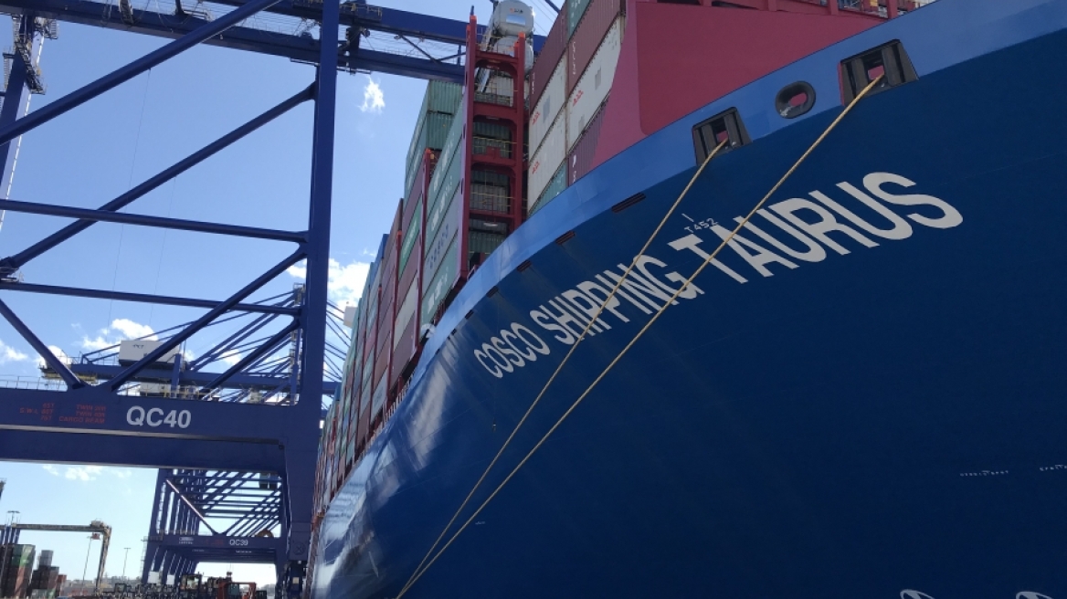 Νέα εποχή για τον Πειραιά με την έλευση του giga container «Taurus»