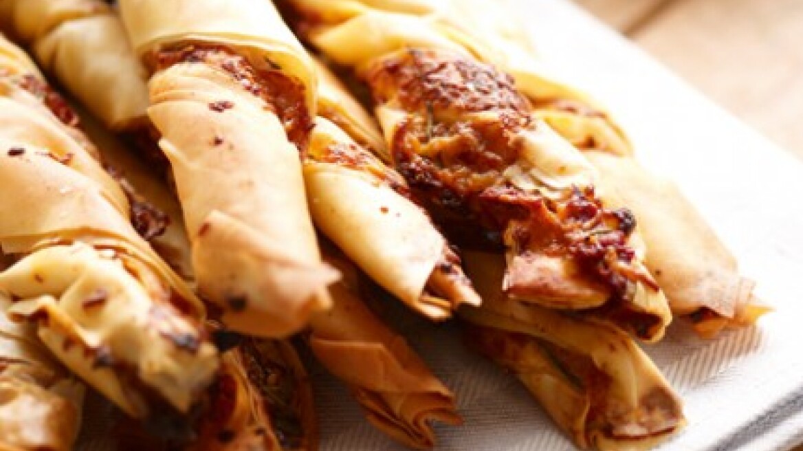 Στριφτά πικάντικα κριτσίνια