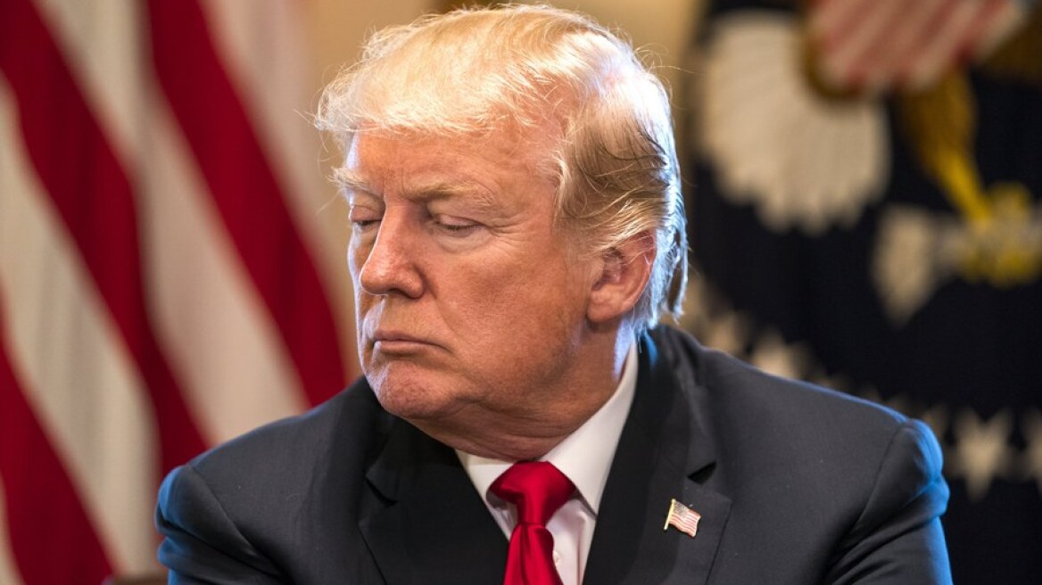 «Σηκώνει το γάντι» στην ΕΕ ο Τραμπ: Θα επιβάλω δασμούς στις εισαγωγές αυτοκινήτων