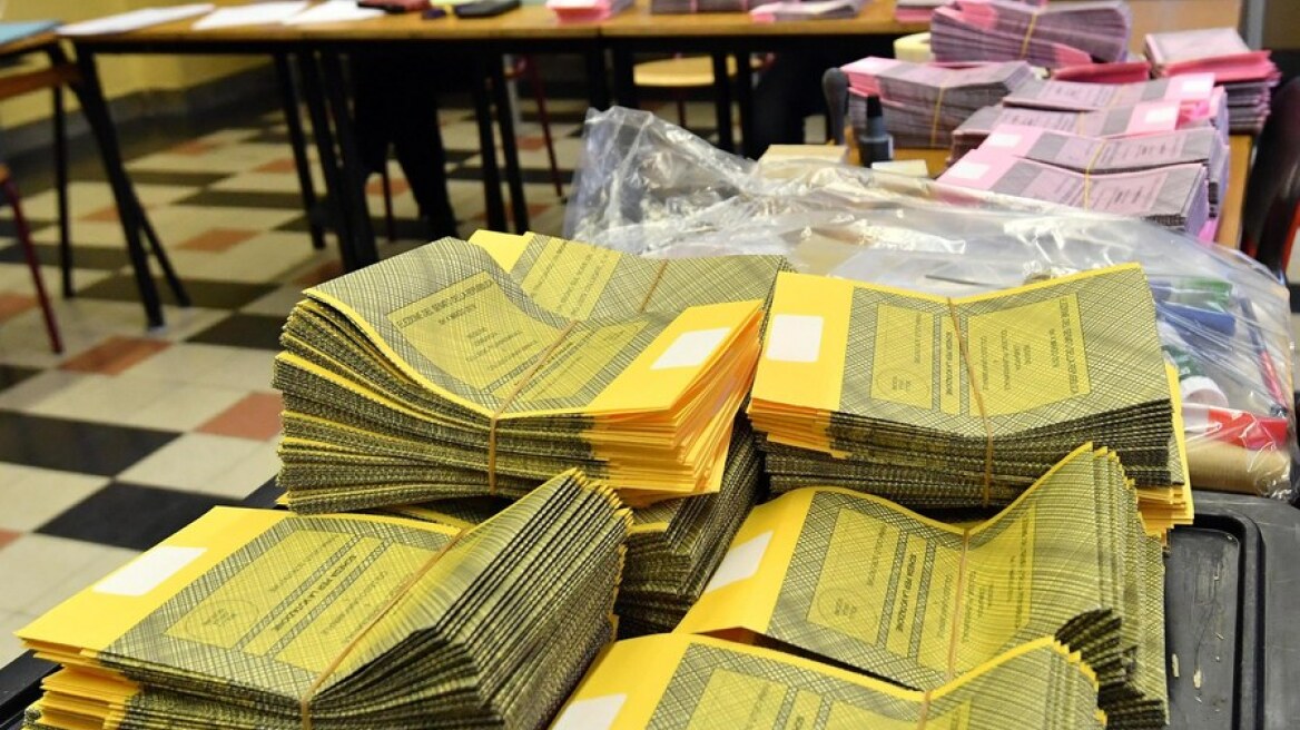 Ιταλία: Άνοιξαν οι κάλπες για τις κρίσιμες βουλευτικές εκλογές