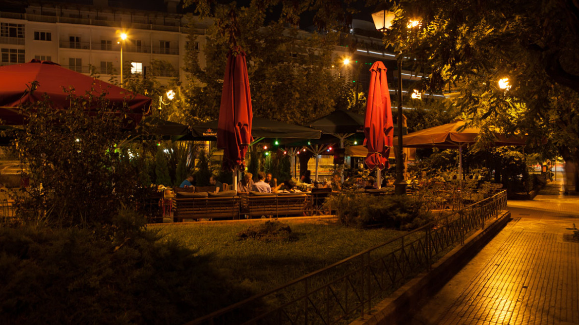 Τραγωδία στην Πλατεία Μαβίλη: Γυναίκα αυτοκτόνησε στο σπίτι της λόγω χρεών