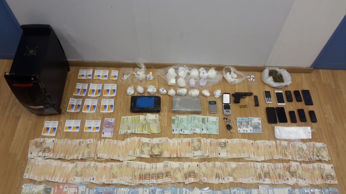 Εξαρθρώθηκε κύκλωμα διακίνησης κοκαΐνης - Τα έστελναν με courier σε όλη τη χώρα