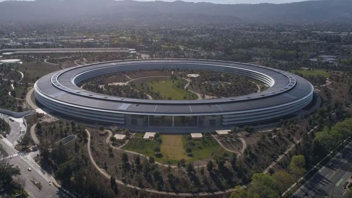 Παγίδα το κτήριο της Apple των 4 δισ. ευρώ: Οι υπάλληλοι κουτουλάνε στα γυάλινα πορτοπαράθυρα